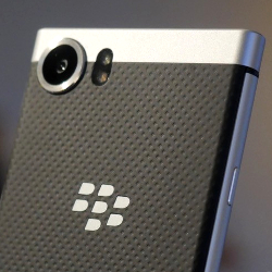BlackBerry KEYone camera