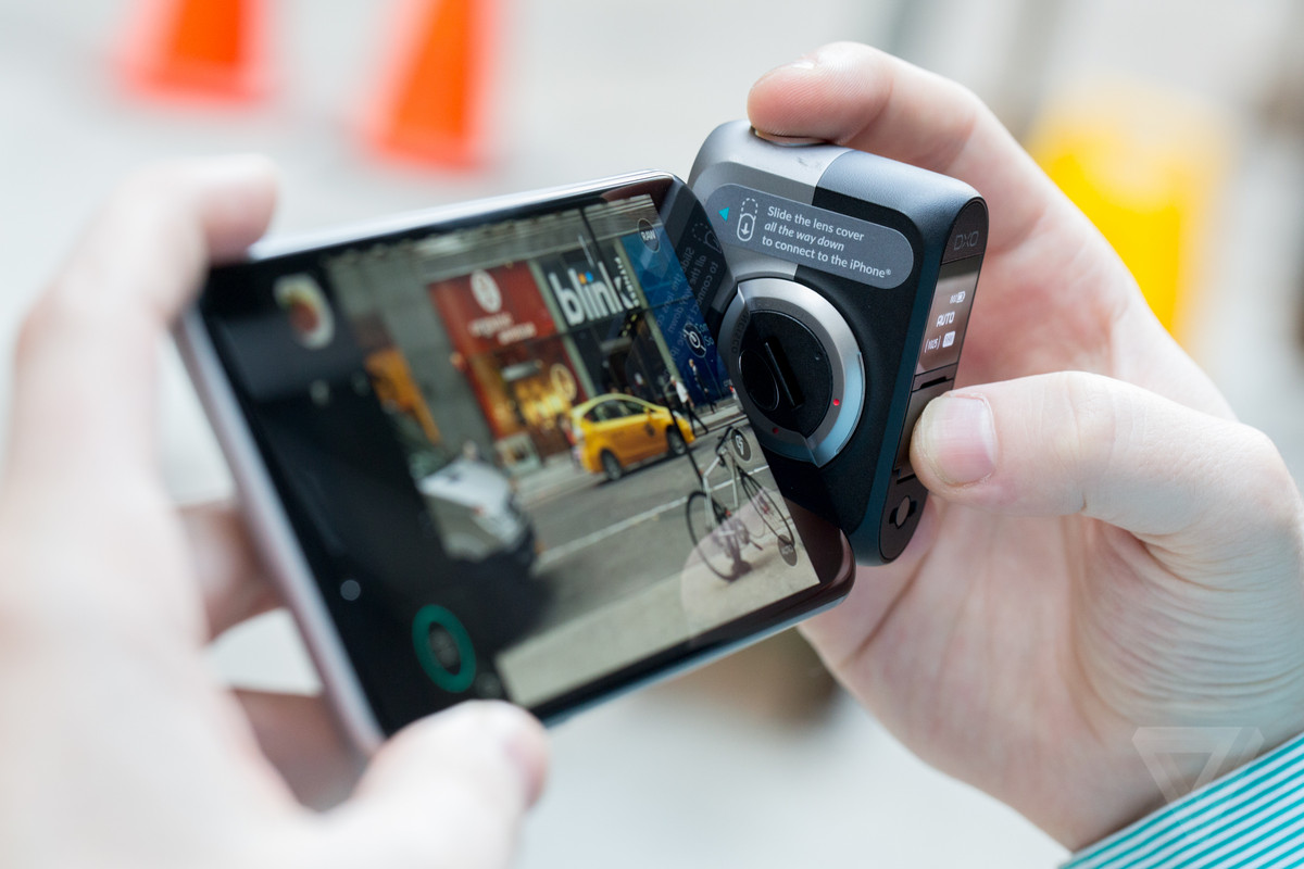 DxO's detachable smartphone camera