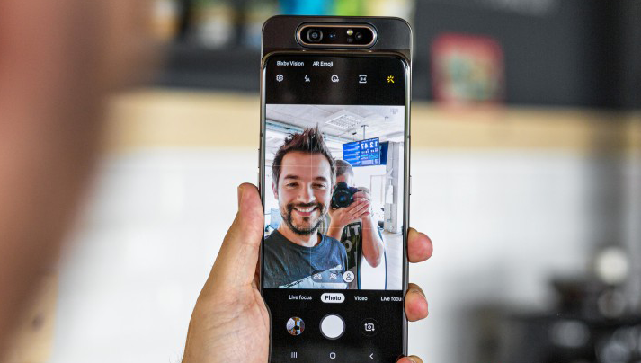 أحدث التسريبات تؤكد على أن هاتف Galaxy A90 لن يأتي بتصميم منزلق للكاميرة