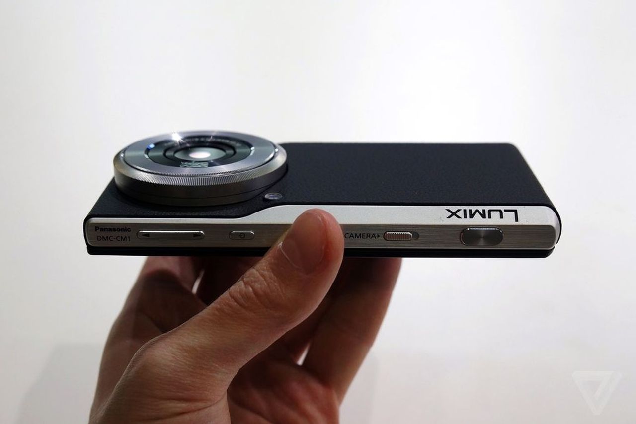 Lumix CM1 -cameraphone