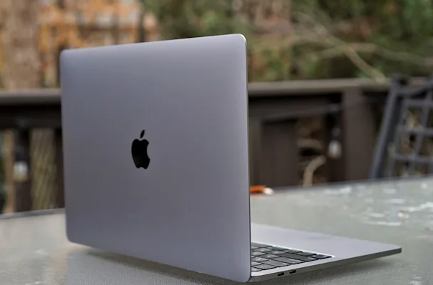 صورة ابل تطلق إصدارها الجديد من أجهزة MacBook Pro في خريف هذا العام