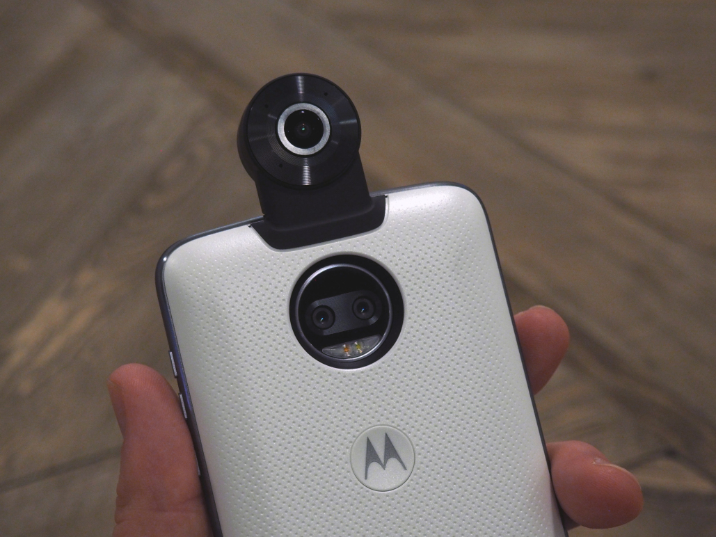 Motorola’s Moto Z gets a 360-degree camera mod