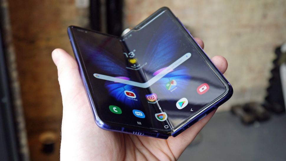 رصد مشكلة جديدة في هاتف Galaxy Fold قد تؤدي إلى تعرض الشاشة للكسر ...