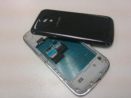 Samsung-Galaxy-S4-mini-03