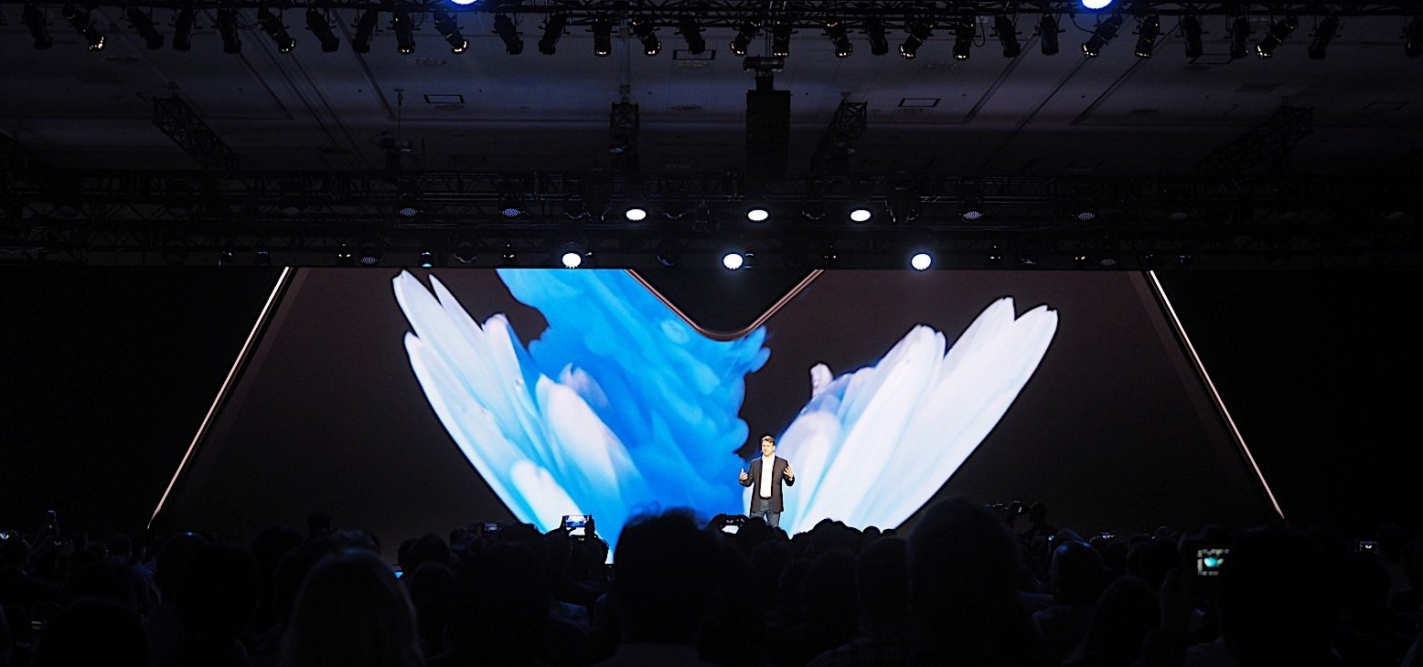 Samsung -debuts foldable- 'Infinity Flex' -display