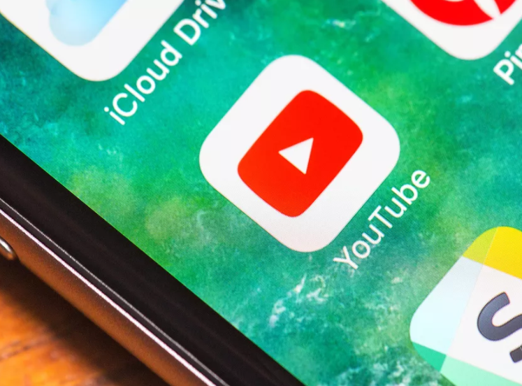 YouTube now properly displays vertical videos on iOS