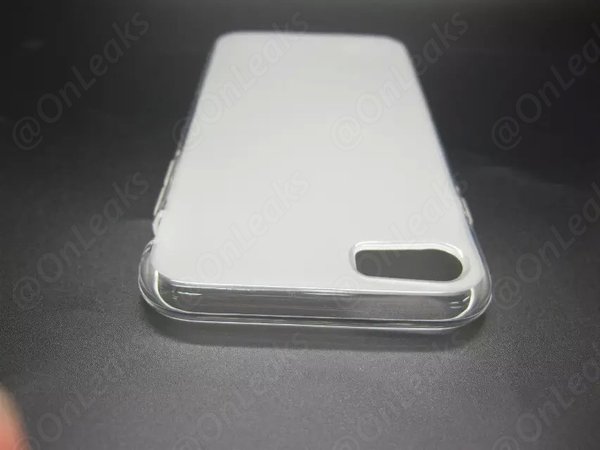 iPhone-7 case-leak