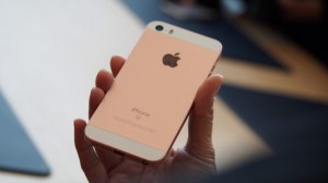 iPhone SE hands on