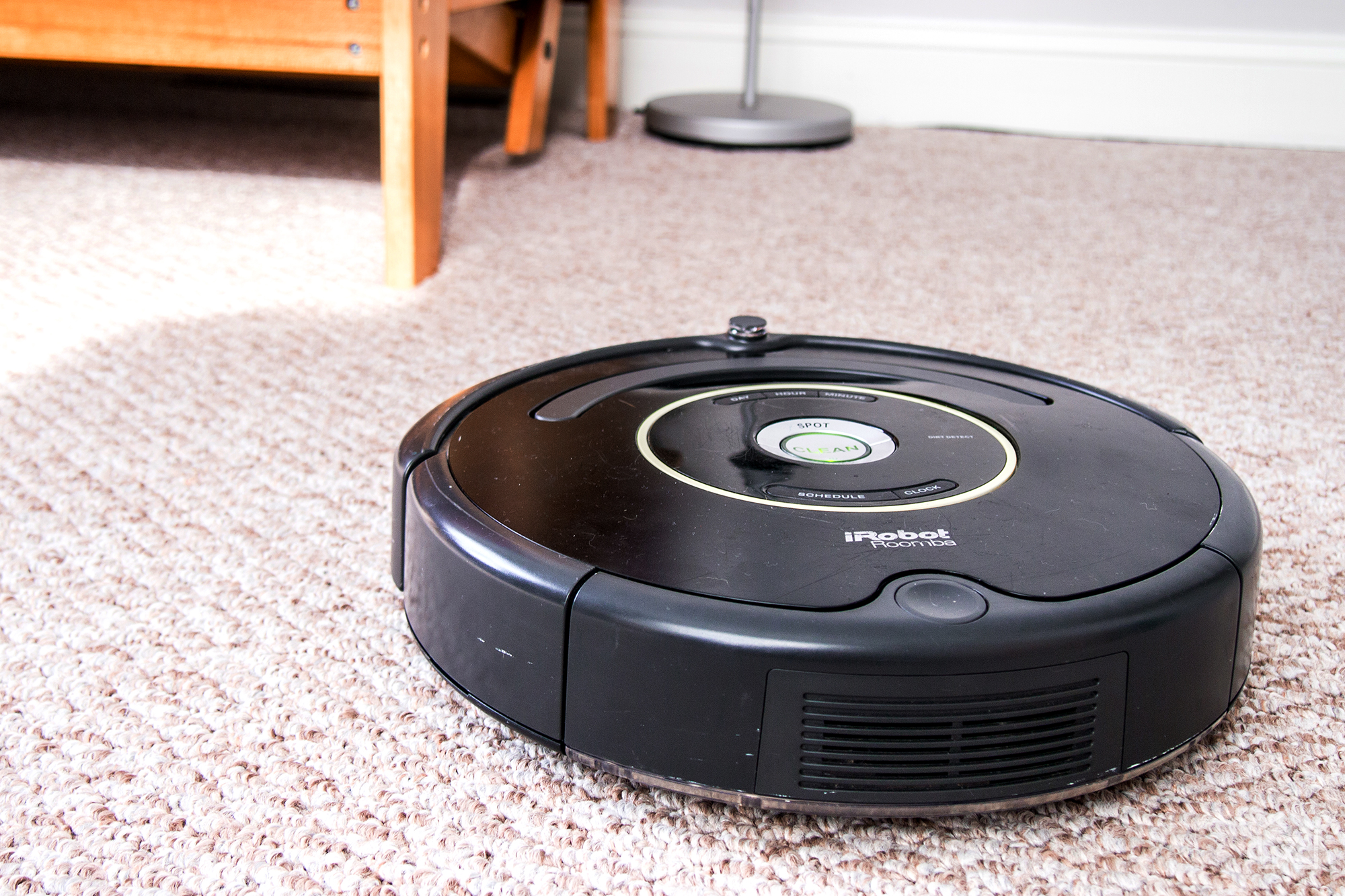 robot-vacuum-irobot-roomba-650