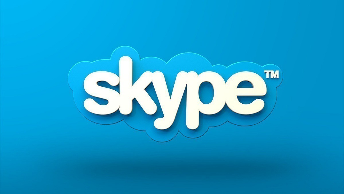 صورة تحديث skype على منصة الأندوريد يدعم المستخدمين بالخلفية الضبابية