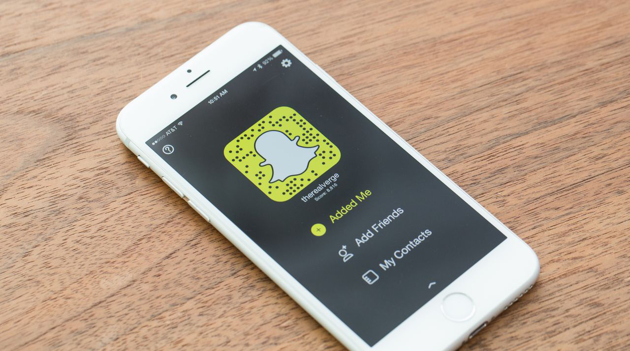 ​Snapchat- moving emoji